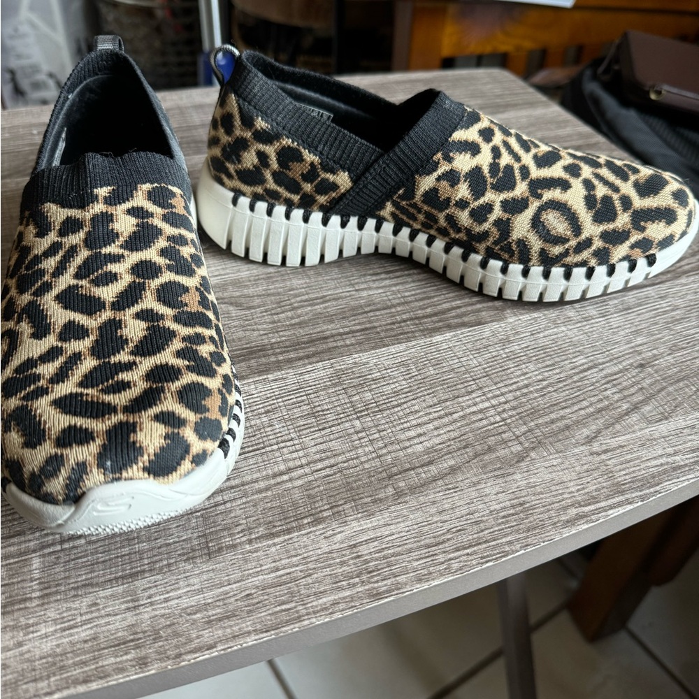 Sketchers Go Walk Smart - Safari - image 3